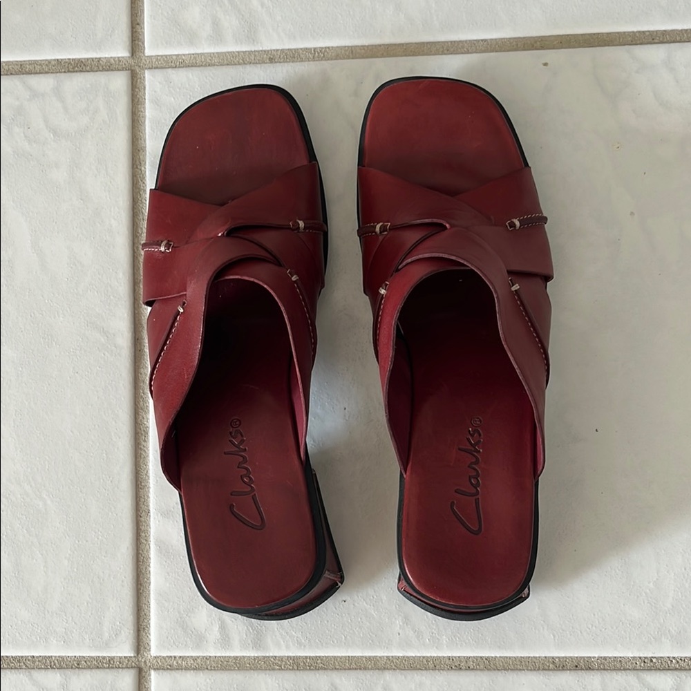 Clarks Red Leather Slide Sandals Womens 7.5 Block Heel Comfort Mule Slip On